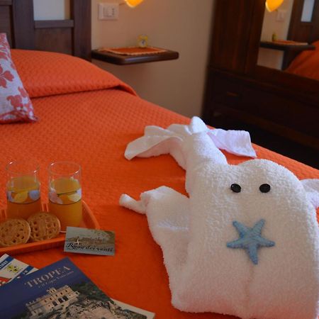 Rosa Dei Venti Accomodation โตรเปอา ภายนอก รูปภาพ