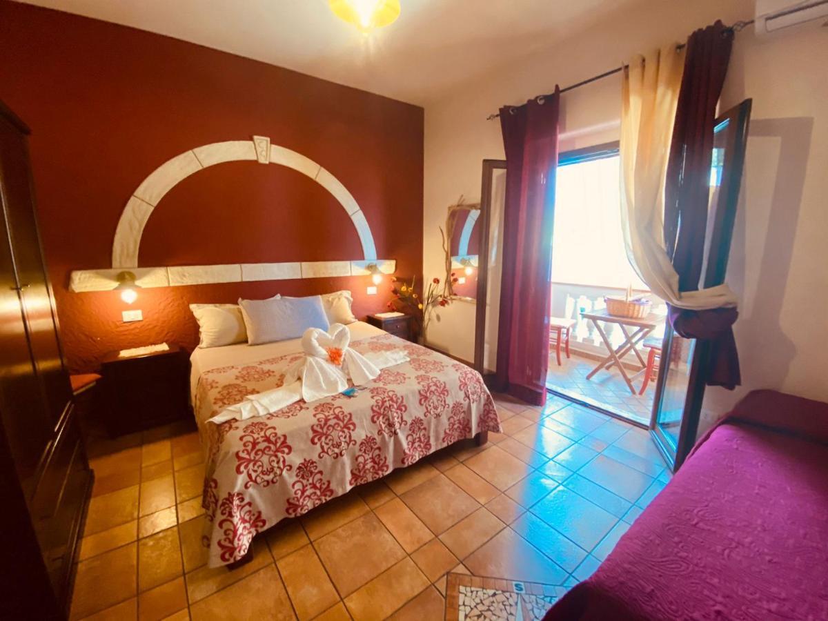 Rosa Dei Venti Accomodation โตรเปอา ภายนอก รูปภาพ