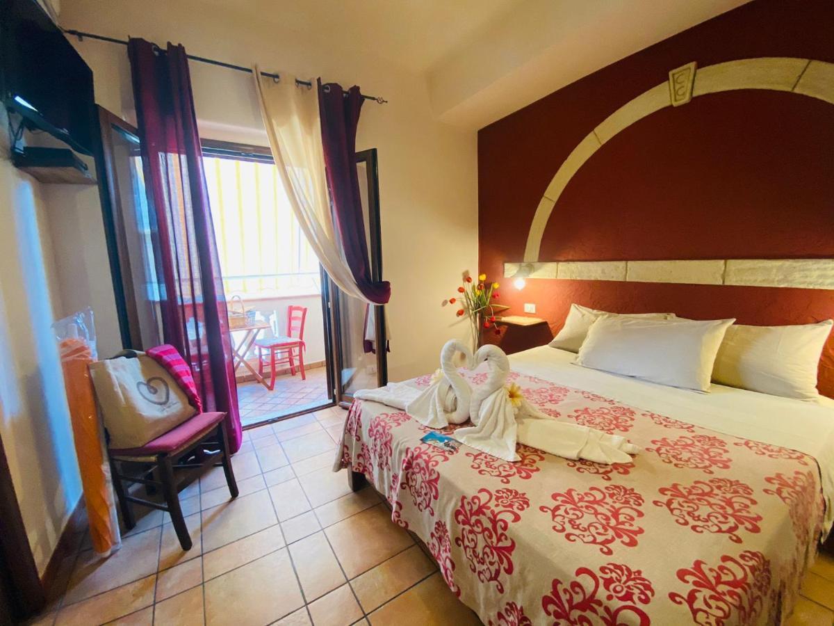 Rosa Dei Venti Accomodation โตรเปอา ภายนอก รูปภาพ