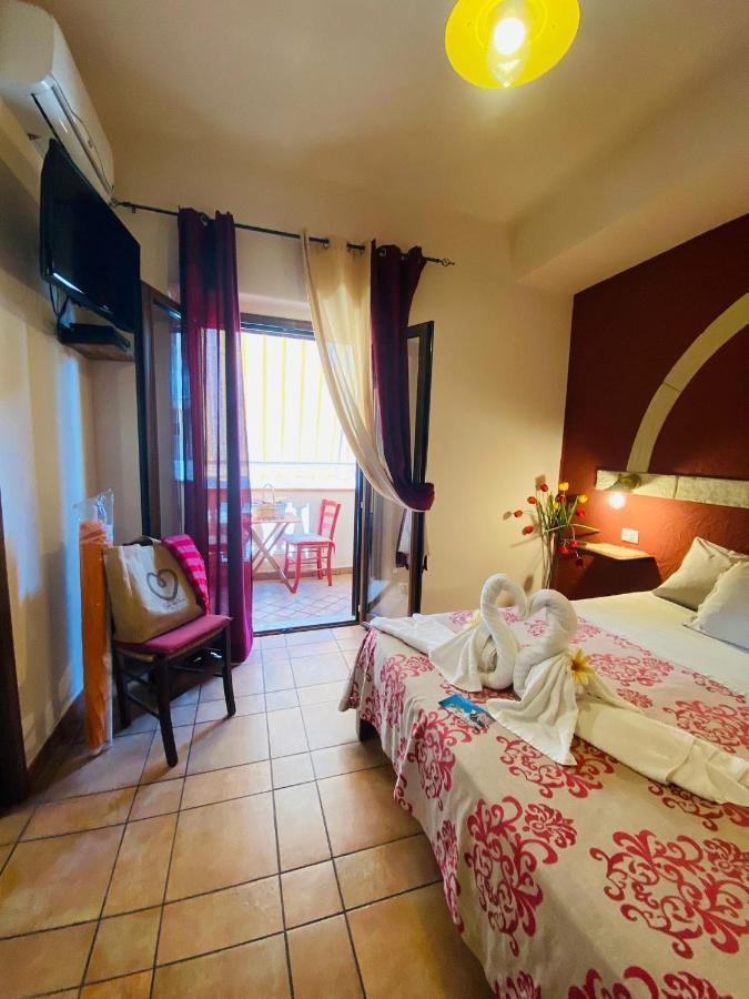 Rosa Dei Venti Accomodation โตรเปอา ภายนอก รูปภาพ