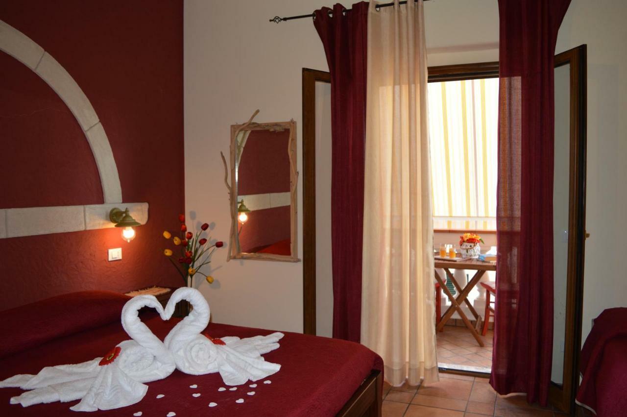 Rosa Dei Venti Accomodation โตรเปอา ภายนอก รูปภาพ