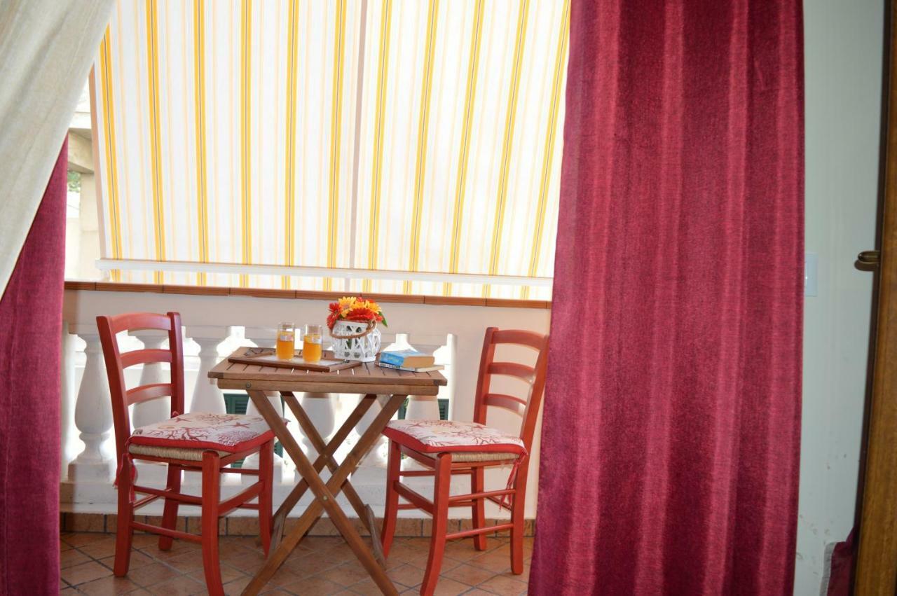 Rosa Dei Venti Accomodation โตรเปอา ภายนอก รูปภาพ